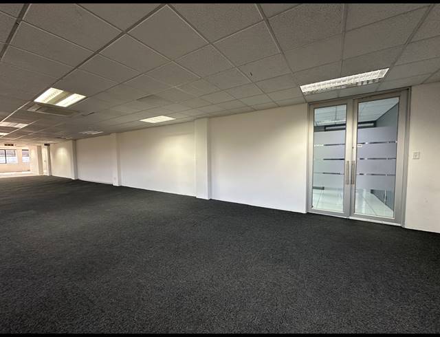 302M² OFFICE TO LET IN WOODMEAD